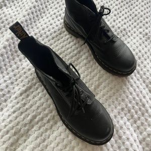 Doc Martins Lace Up Pascal Black
